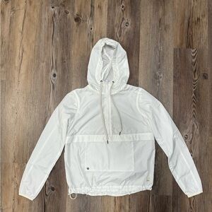 Women’s xs Vuori white pullover windbreaker